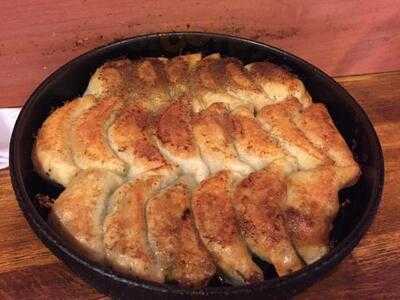 博多鉄なべ餃子なかよし