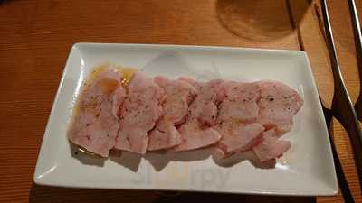 塩ホルモン好ちゃん 神田本店