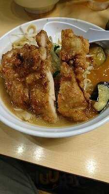 旨辛ラーメン 表裏 市ヶ谷本店