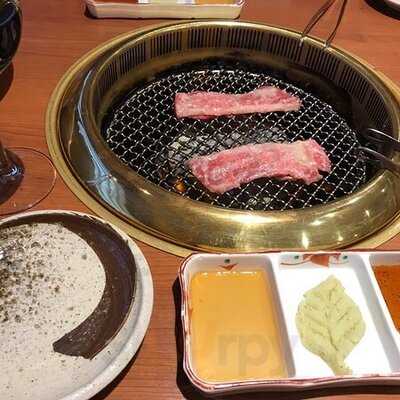 和牛一頭焼肉 手打冷麺 翔山亭 神保町店