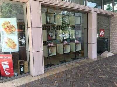 イリー 霞ヶ関店