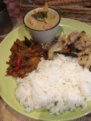 アジアンキッチン ラーイ・マーイ