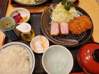 とんかつ専科やまかつ