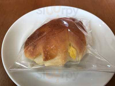 Boulangerie Et Cafe Main Mano