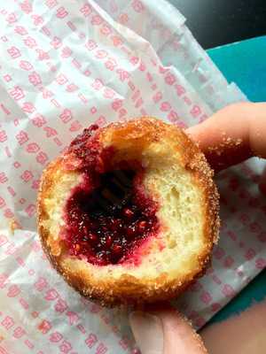 Boulangerie Et Cafe Main Mano