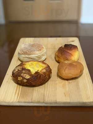 Boulangerie Et Cafe Main Mano