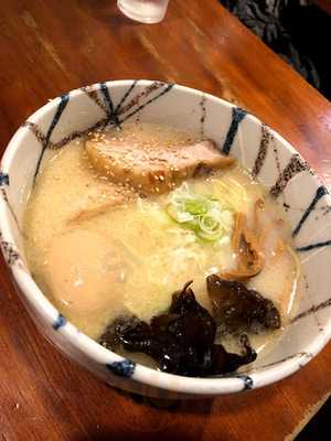 渋谷東急本店前のひもの屋