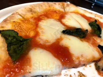 イタリア料理 コニッリオ