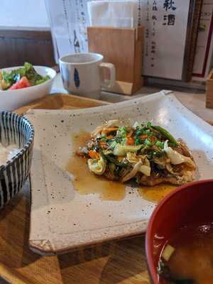 お肉とお魚 Michiba ミチバ  星川