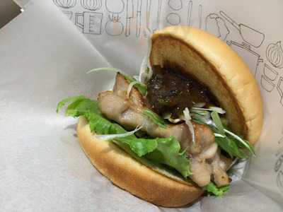 モスバーガー 横浜中山店