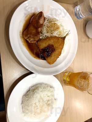 ガスト 大倉山駅前店