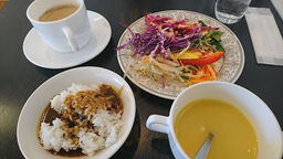 カフェダイニング　パームツリー