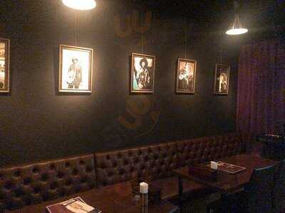 Live & Dining Bar Woodstock