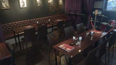 Live & Dining Bar Woodstock