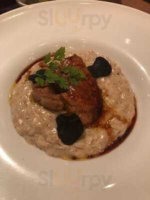 ワイン食堂八十郎神田鍛冶町