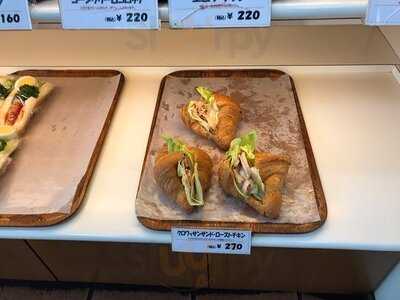 丸栄ベーカリー中央店