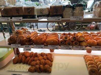 丸栄ベーカリー中央店