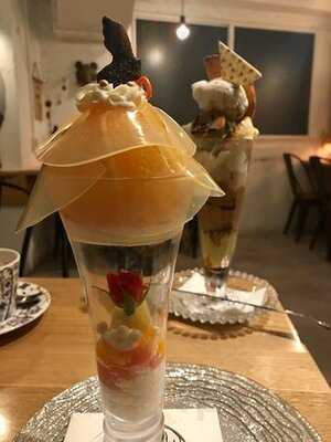 夜パフェ専門店 Parfaiteria Bel