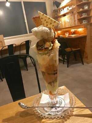 夜パフェ専門店 Parfaiteria Bel