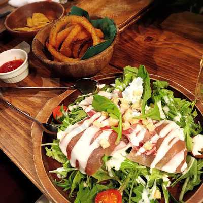 Tree House Diner 梅田店