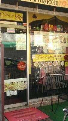 シタラ ハラルレストラン