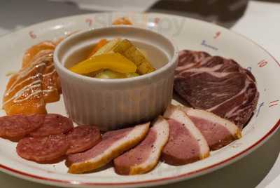 カフェ ドゥ シャンパーニュ