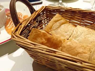 カフェ ドゥ シャンパーニュ