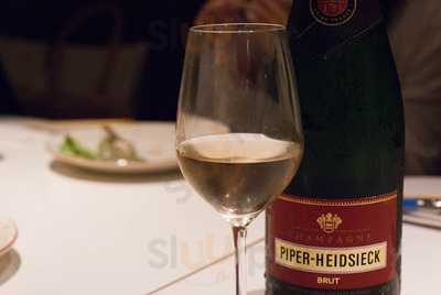 カフェ ドゥ シャンパーニュ