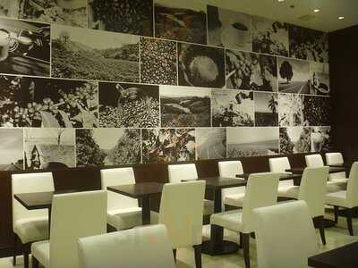 ホリーズカフェ 大阪駅前第1ビル店