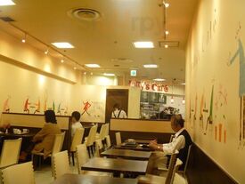 ホリーズカフェ 大阪駅前第1ビル店