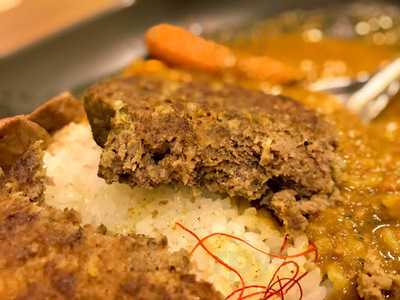 カリーランテ（Ｃｕｒｒｙｒａｎｔ）金銀　妖瞳