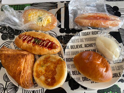 ウララカベーカリー