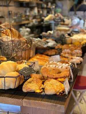 トゥルナージュ神宮前店