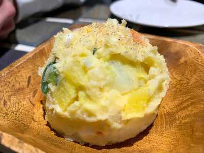 北新地ぎょうざ家 バル