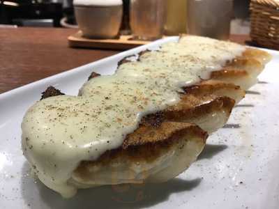 北新地ぎょうざ家 バル