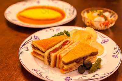 葡萄酒ぐら モンカーヴ