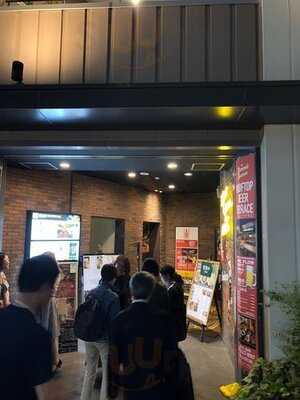 デモデ・クィーン 宇田川町