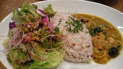 丸の内カフェ イーズ