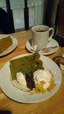 丸の内カフェ イーズ