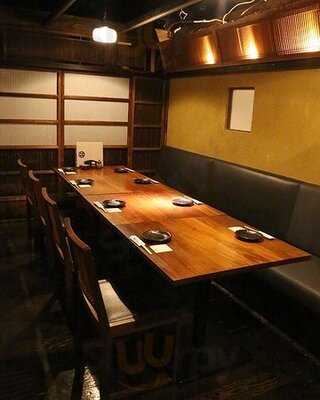 くつ炉ぎ・うま酒 かこいや 丸の内オアゾ店