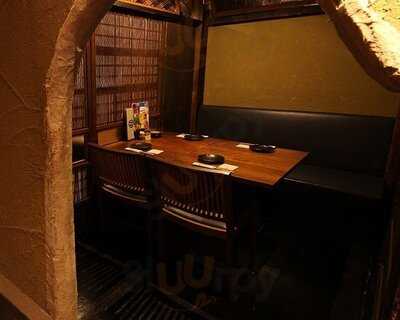 くつ炉ぎ・うま酒 かこいや 丸の内オアゾ店