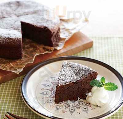 Attic Room 靖國外苑