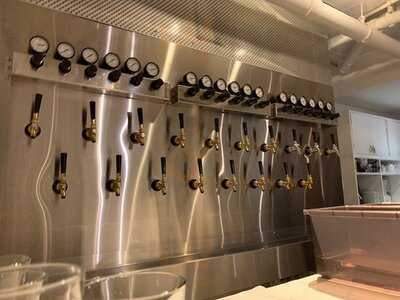 スワンレイクパブエド カフェドテテ 渋谷代々木上原店