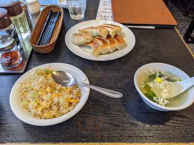 天鴻餃子房 神保町会館店