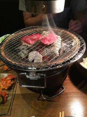 炭火焼肉・にくなべ屋 神戸びいどろ