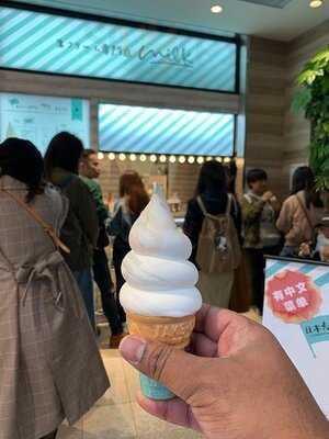 生クリーム専門店のクレープ屋さん