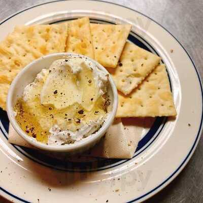 カフェ × 肉バル Chill