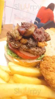 ヘンリーズ バーガー 秋葉原店