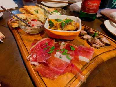 Wine & Grill Baru Comodo