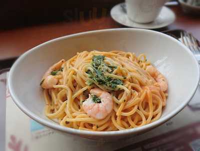 カフェ ド クリエ 市ヶ谷駅前店